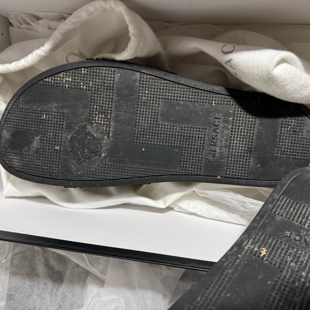Versace slides. Sz 44. Like a 10-10.5. With box and tags - Picture 7 of 9